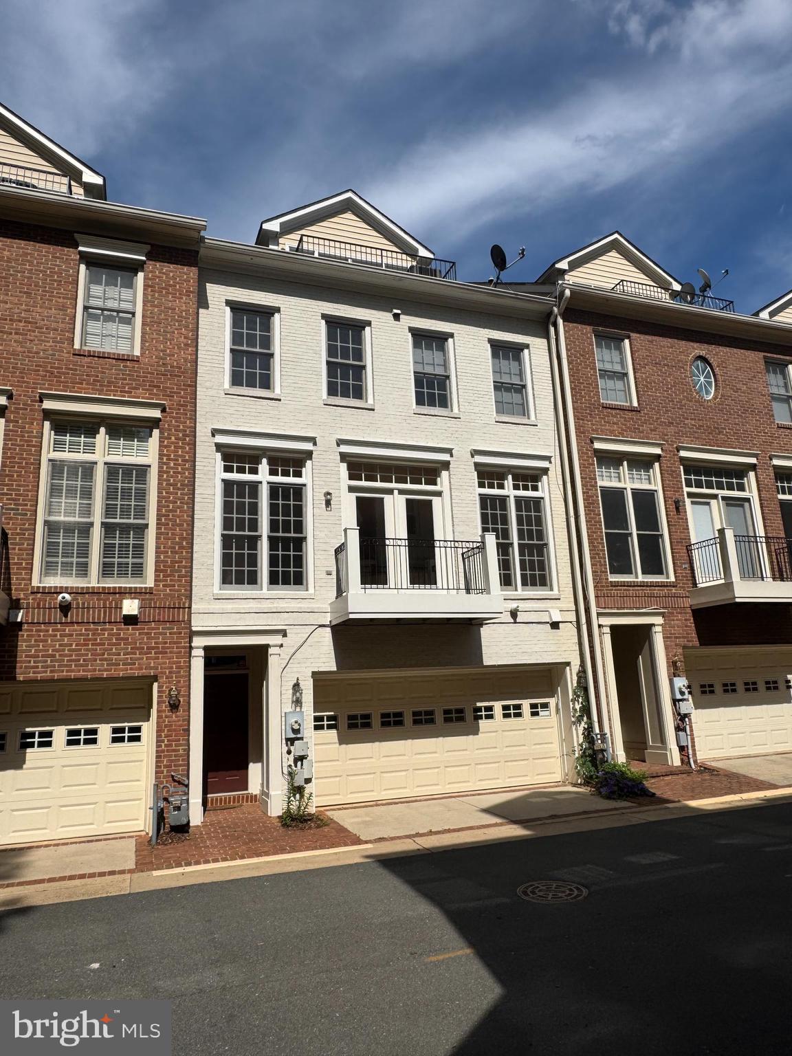 MCLEAN RIDGE - Residential Lease