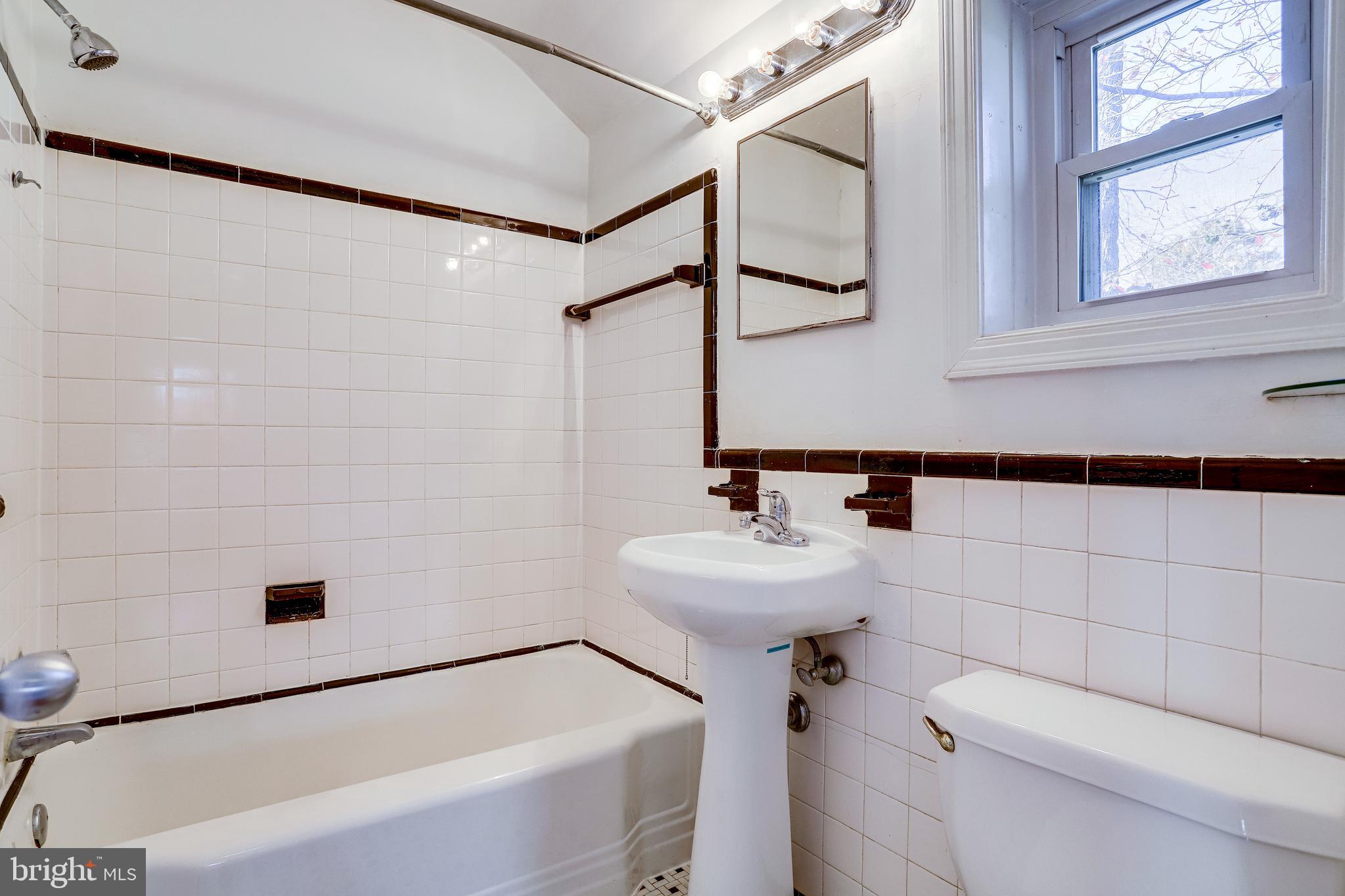 ARLINGTON FOREST - Residential Lease