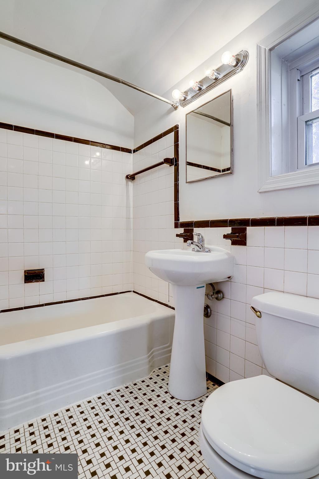 ARLINGTON FOREST - Residential Lease