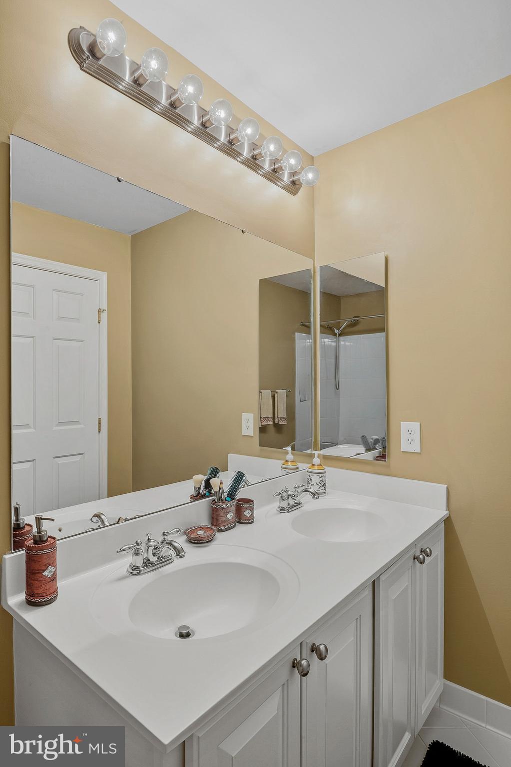 WAVERLY WOODS - Residential