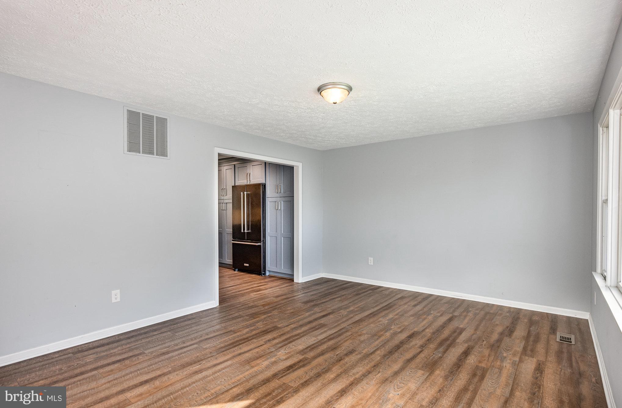 HUNTERS RUN - Residential