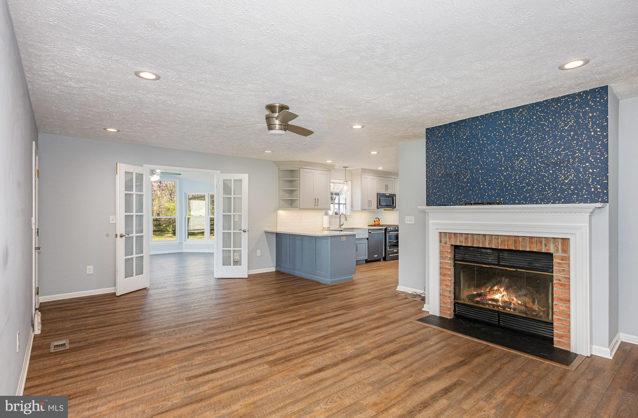 HUNTERS RUN - Residential