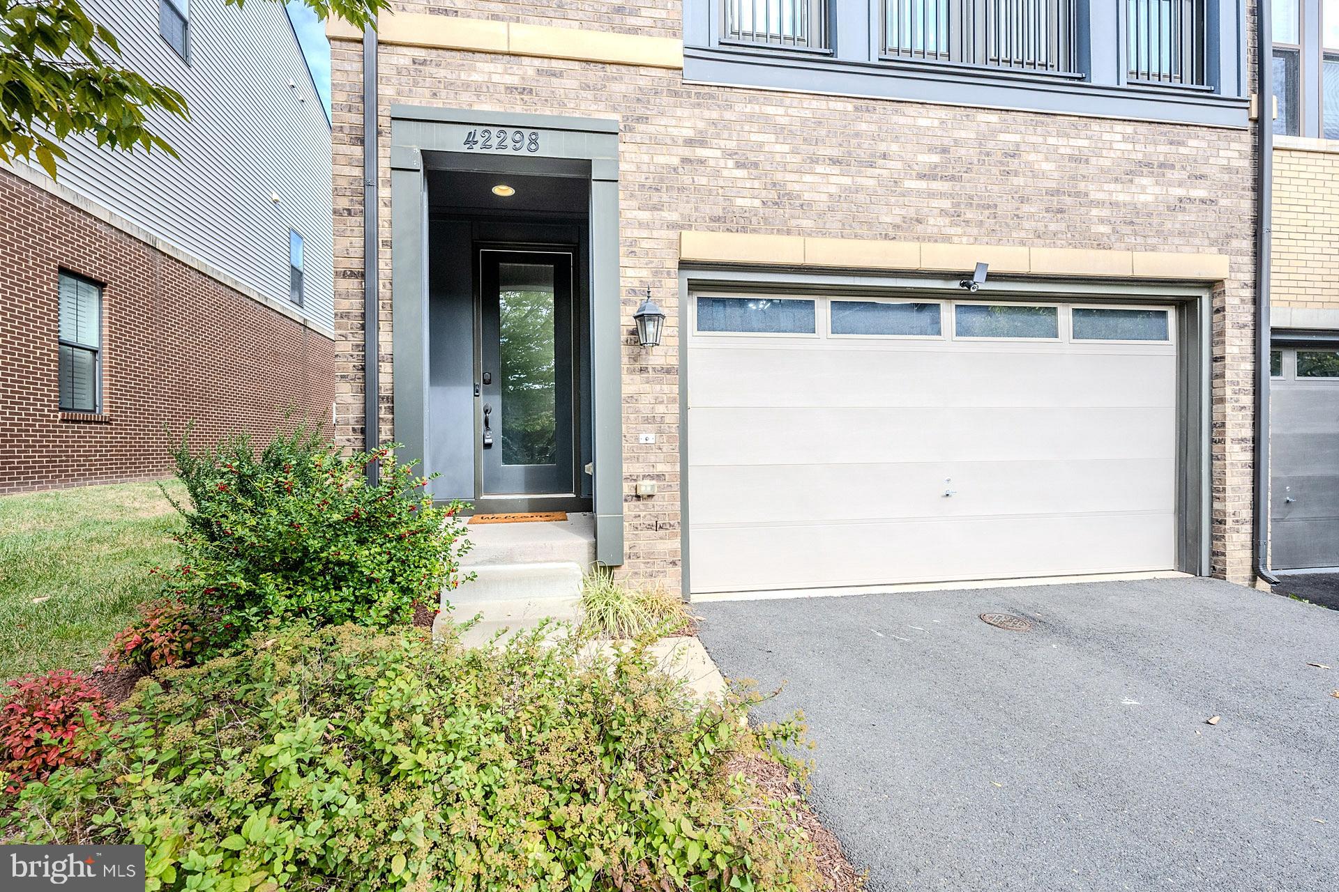 BRAMBLETON TOWN CENTER - Residential