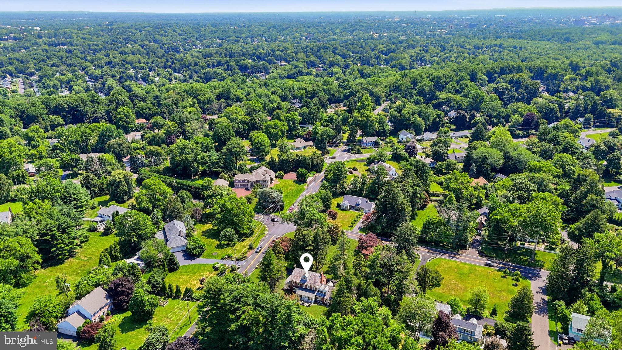 DELAVUE MANOR - Residential