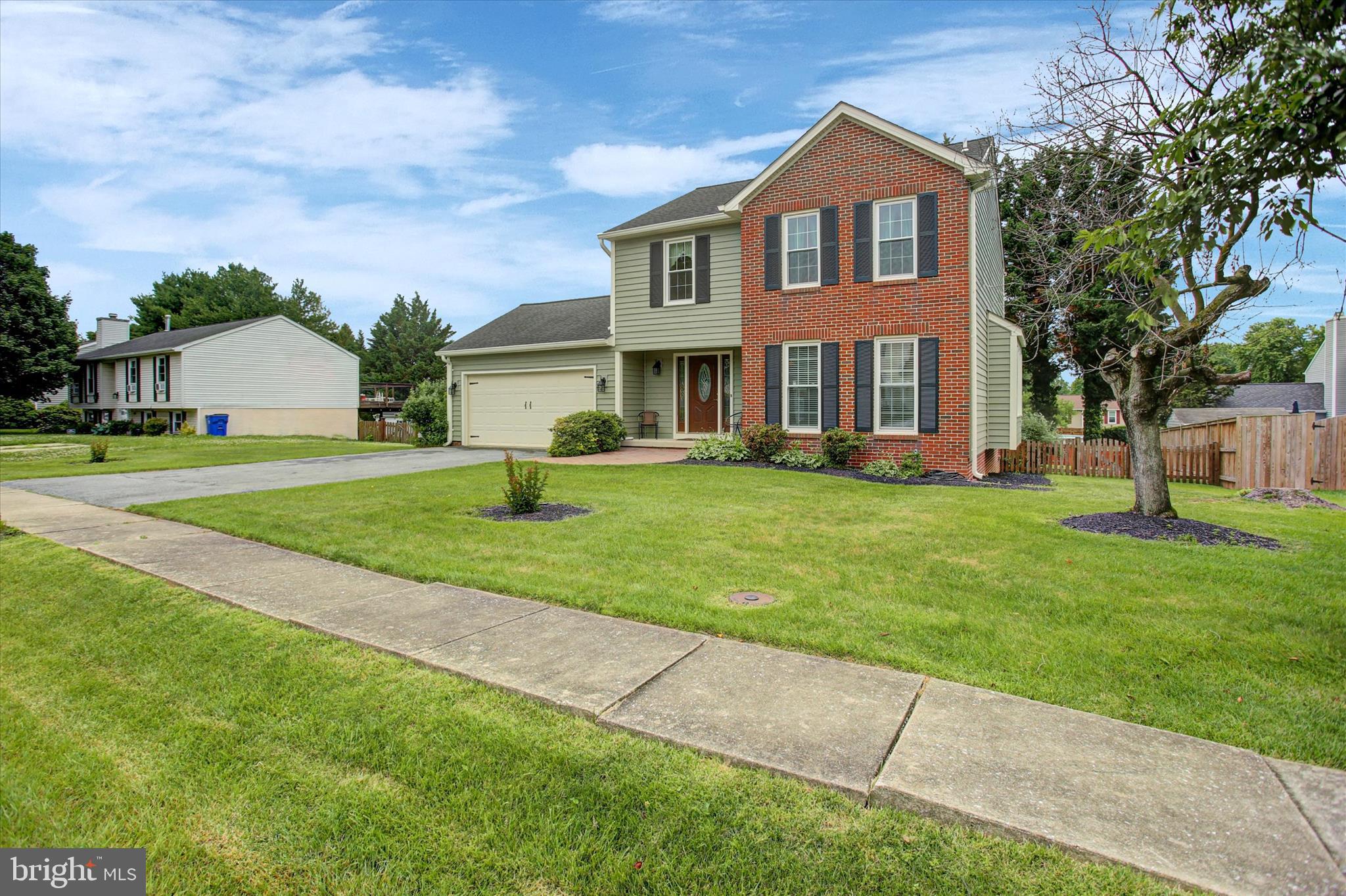 GLADE MANOR - Residential