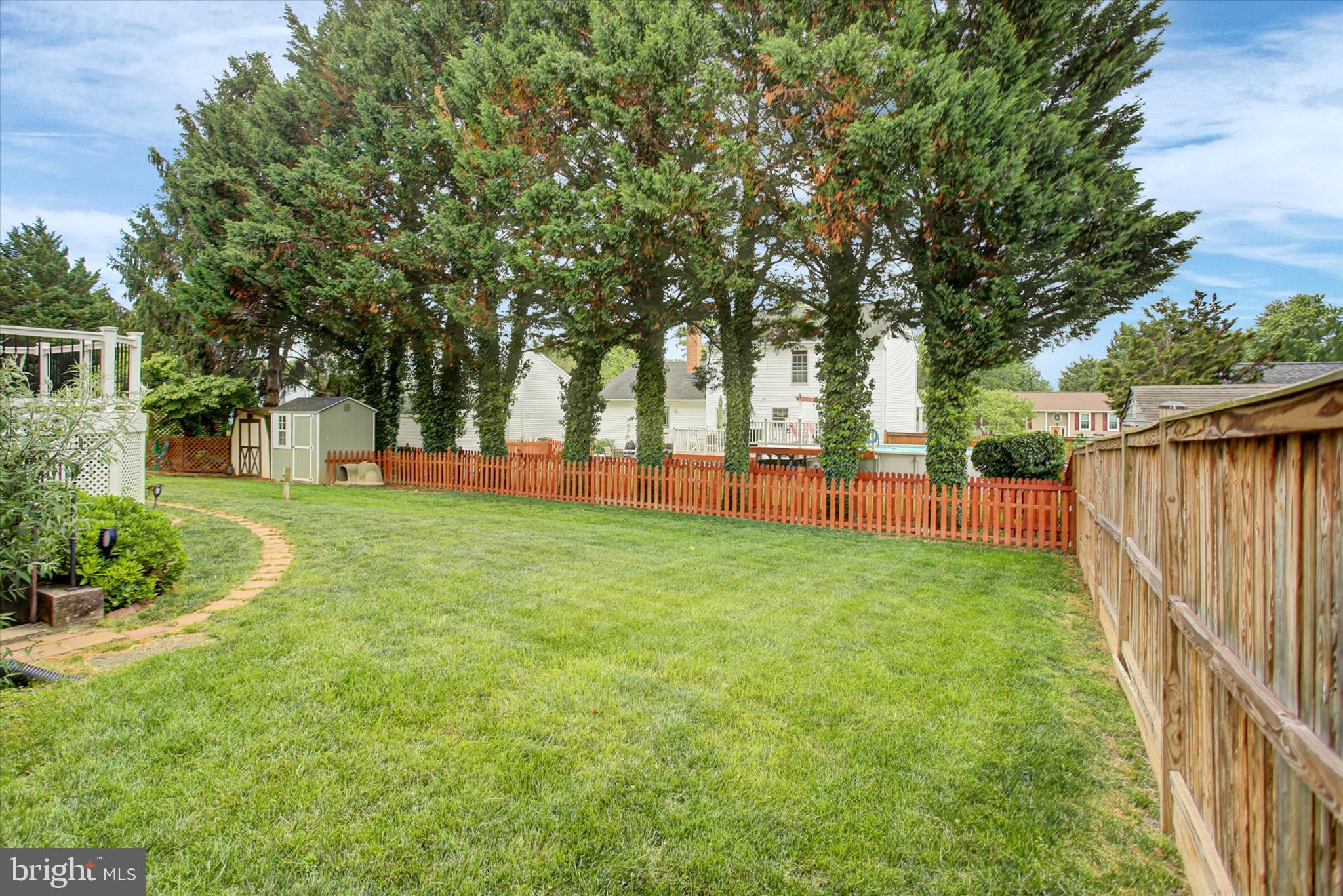 GLADE MANOR - Residential