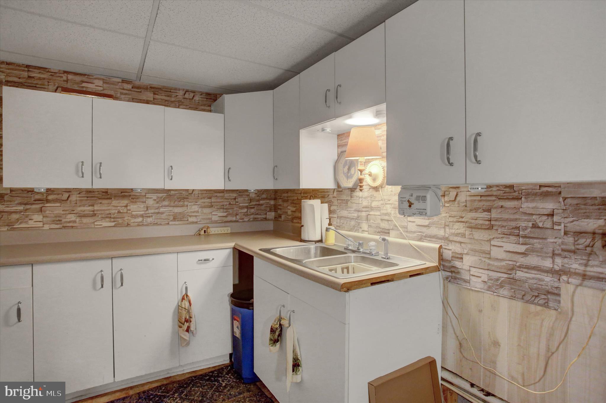 GLADE MANOR - Residential