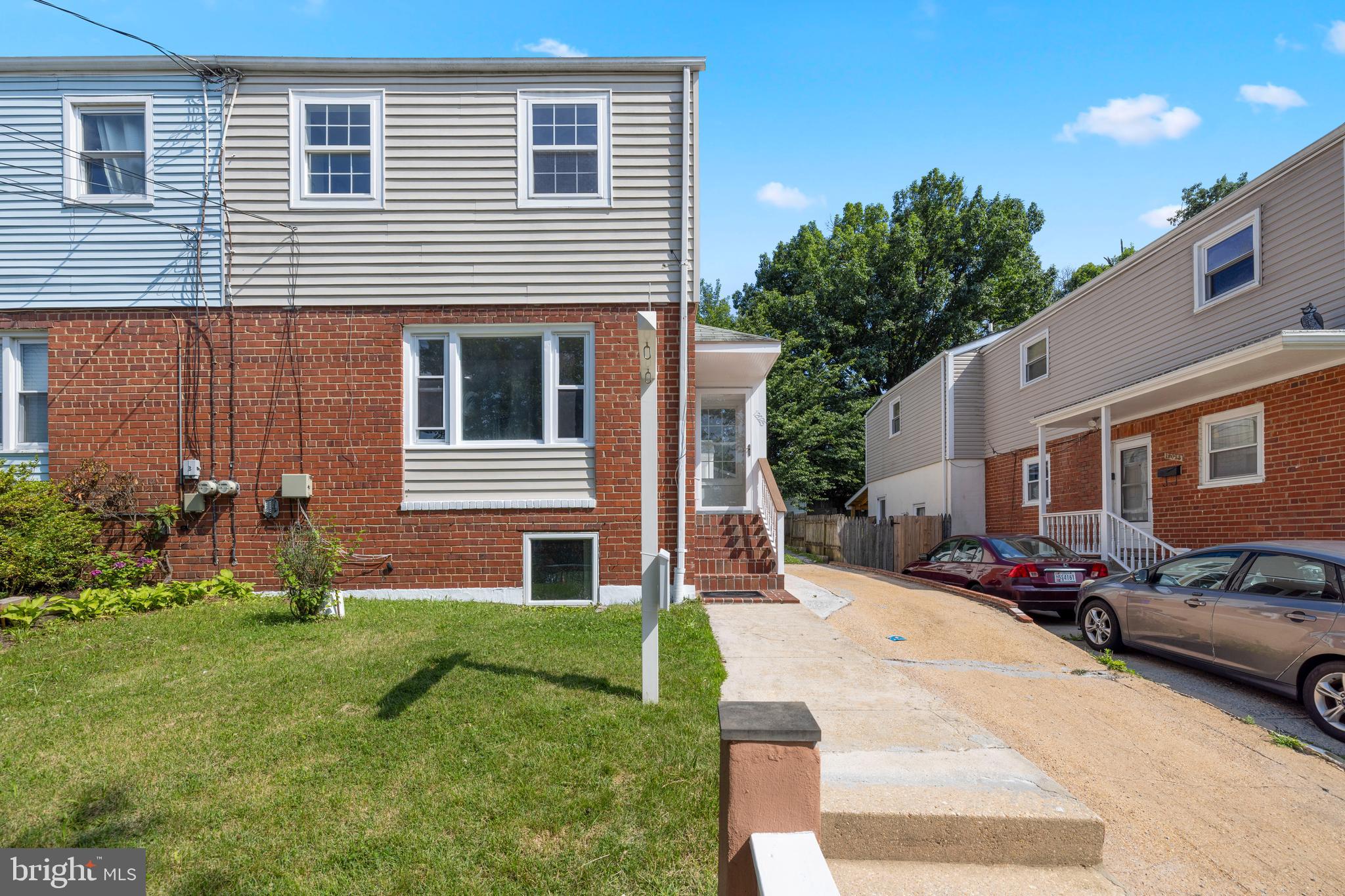 Welcome to this Semi-attached townhome. very convenience  location close to Wheaton and Rockville shopping and transportation.New roof with hardwood floor  throughout main level .four large bedroom and four full bathroom with extra parking and storage.