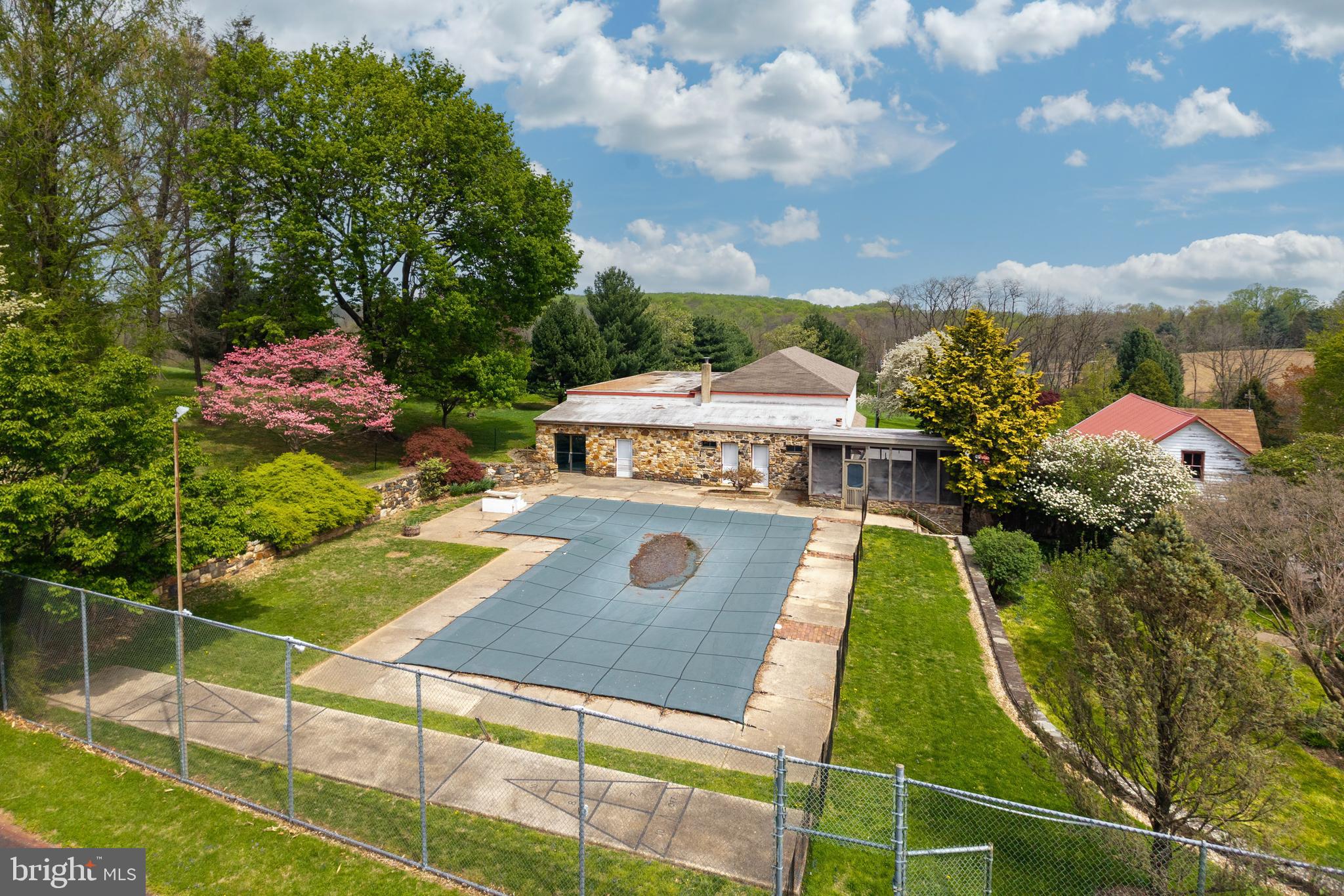 CHESHIRE HUNT - Residential