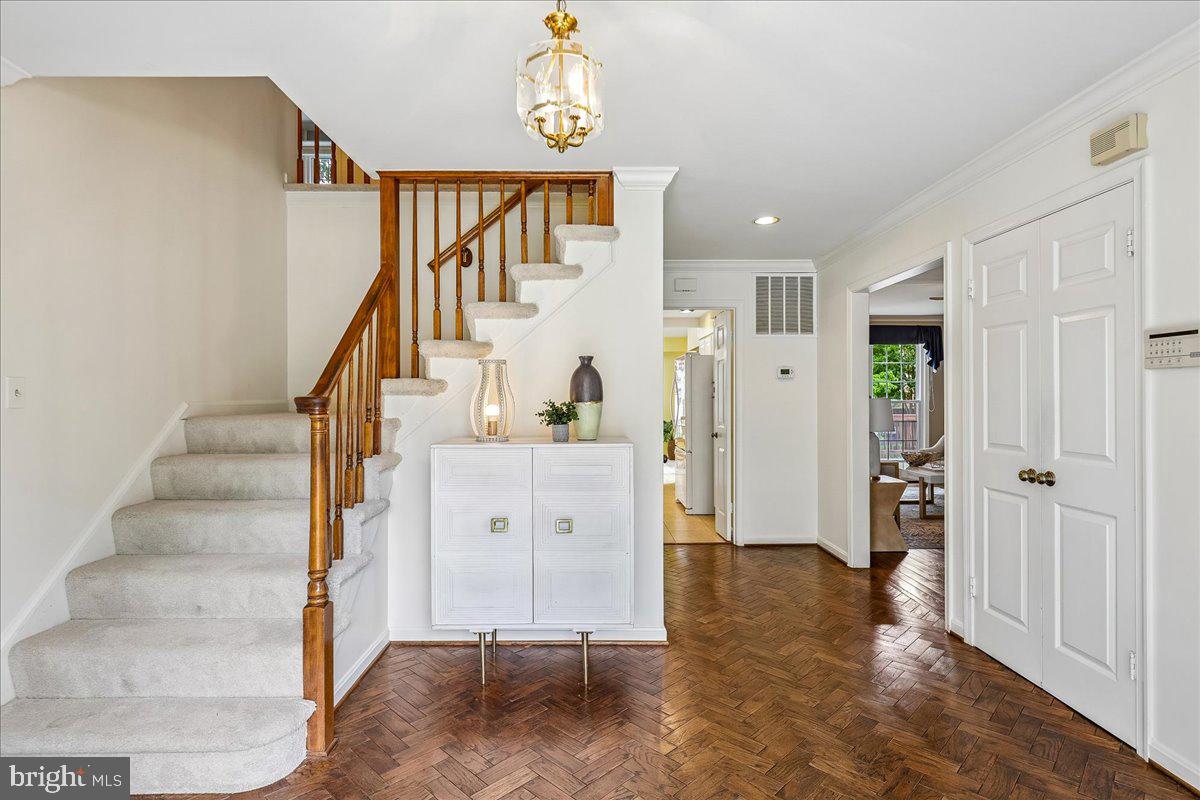 SOMERSET SOUTH - Residential