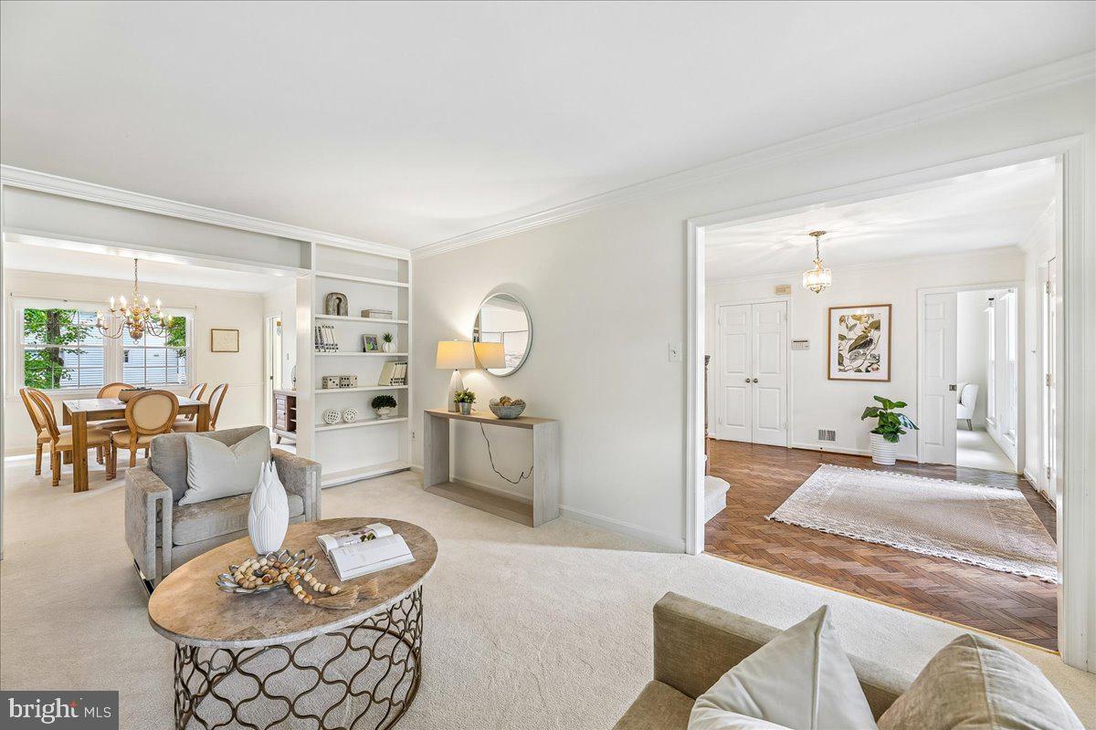 SOMERSET SOUTH - Residential