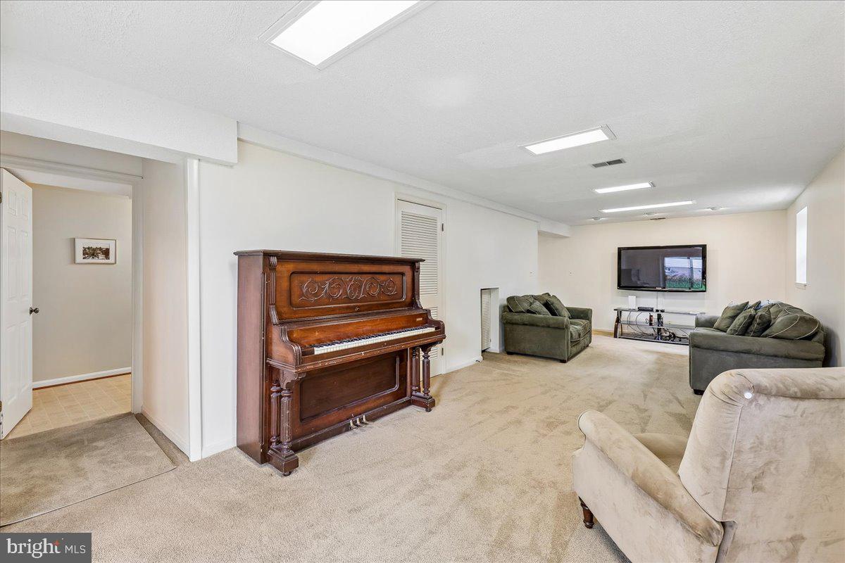 SOMERSET SOUTH - Residential