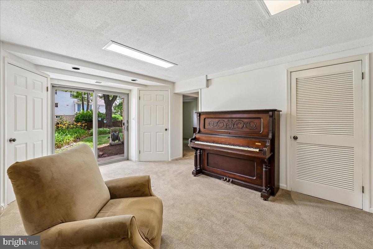 SOMERSET SOUTH - Residential