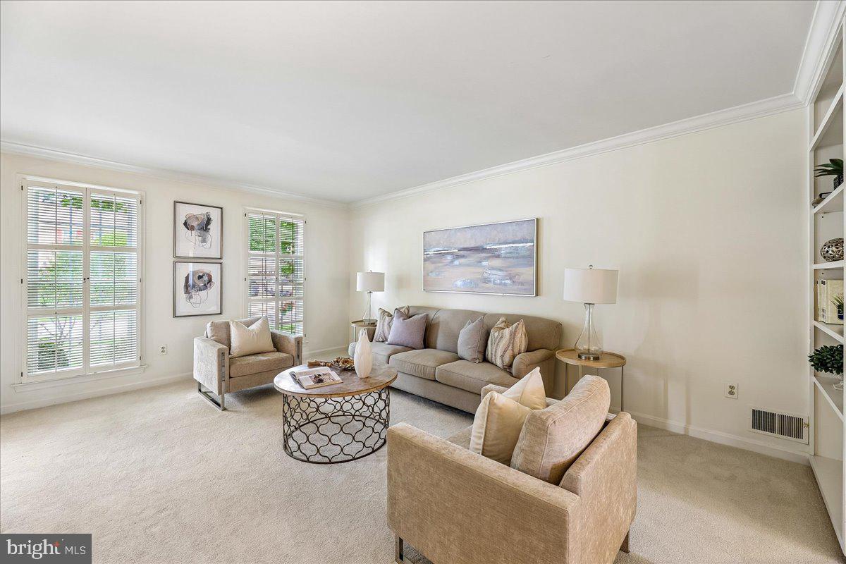 SOMERSET SOUTH - Residential
