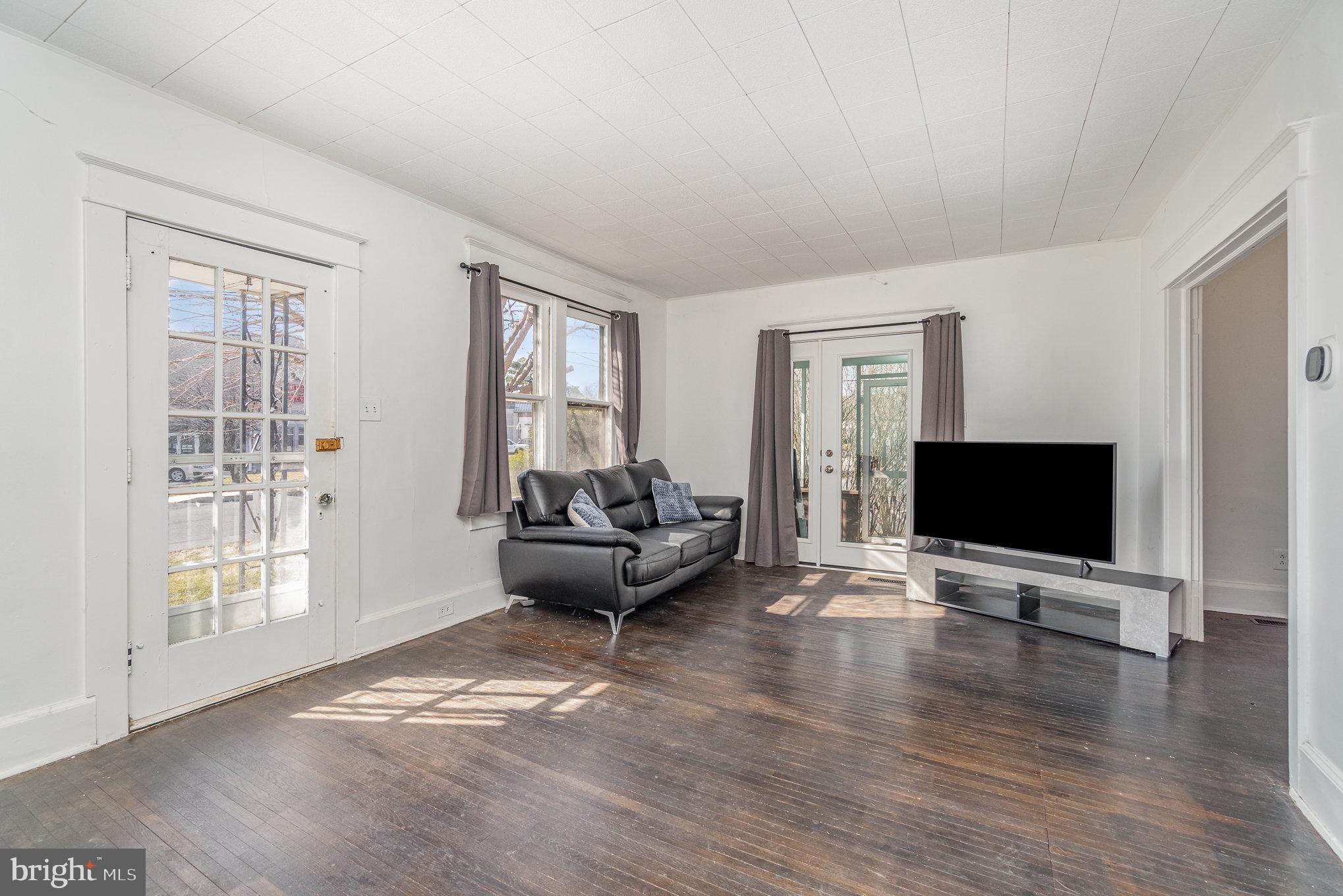 PAXTONIA GARDENS - Residential