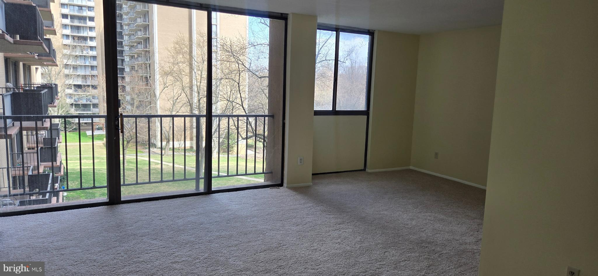 TOWERS IN WESTCHESTER PARK - Residential