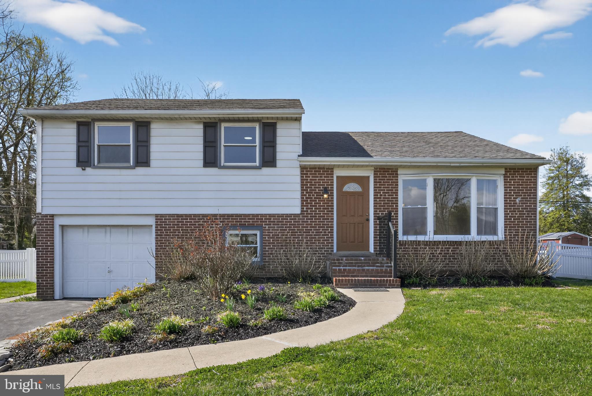 GLEN ACRES - Residential