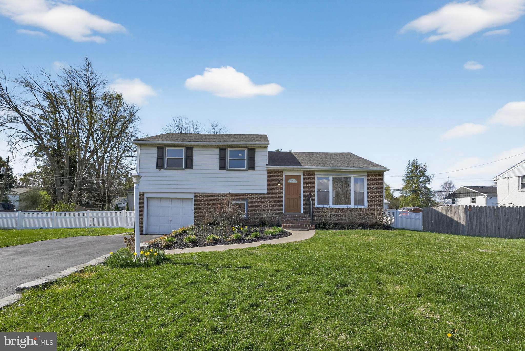 GLEN ACRES - Residential