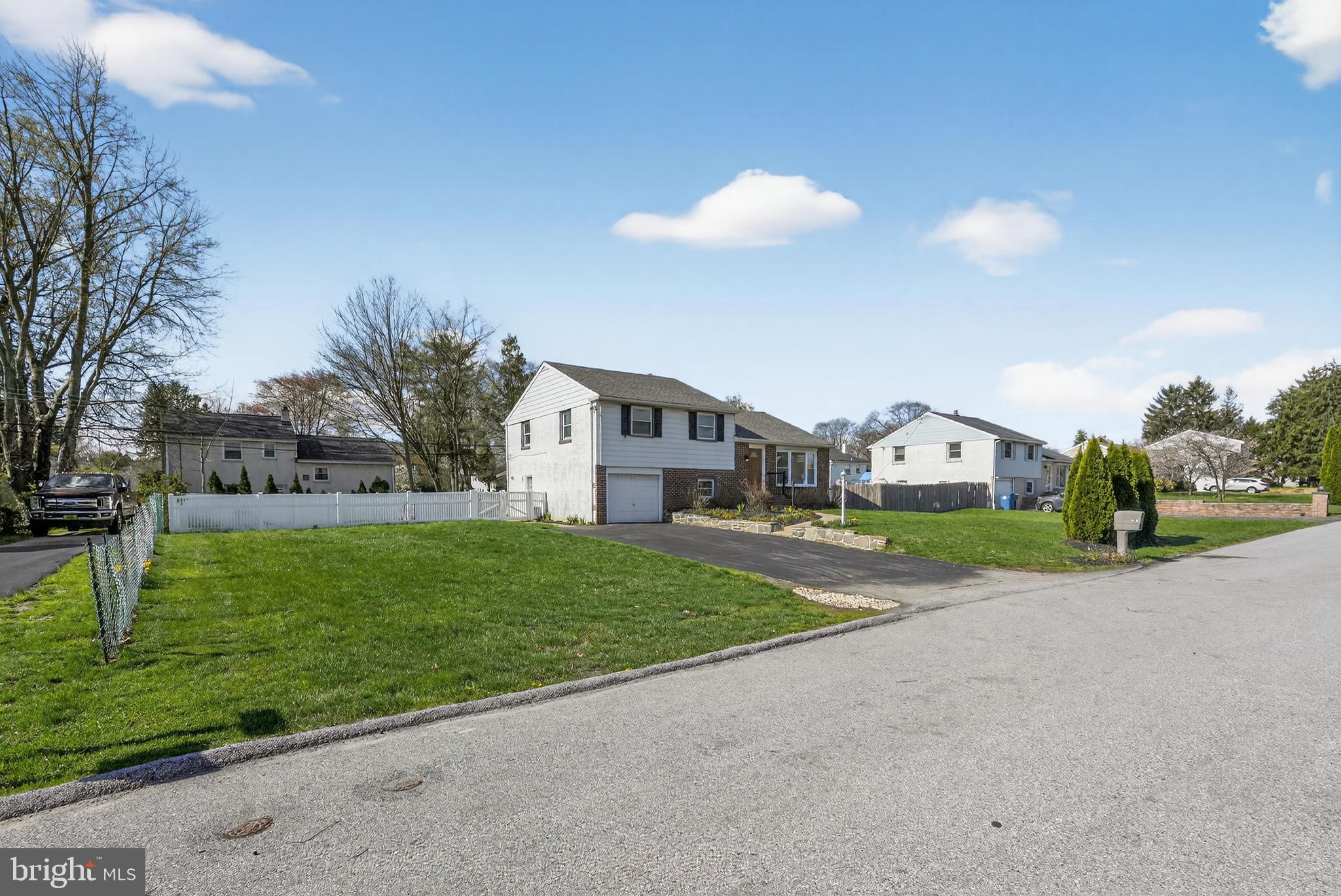 GLEN ACRES - Residential