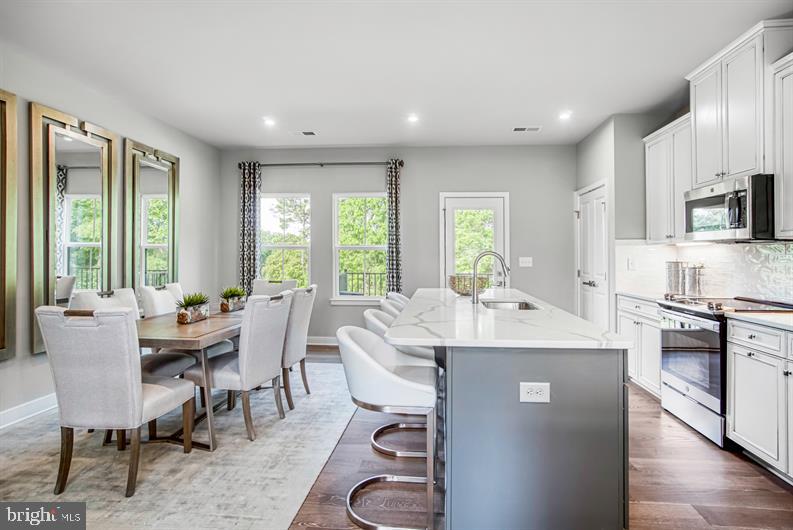 MONTGOMERY VILLAGE - Residential