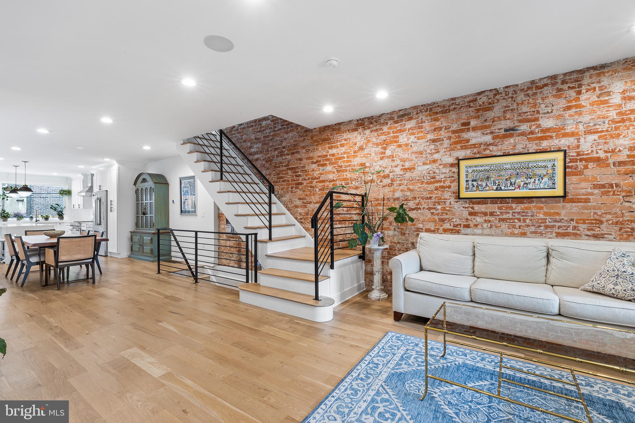 WALNUT HILL - Residential
