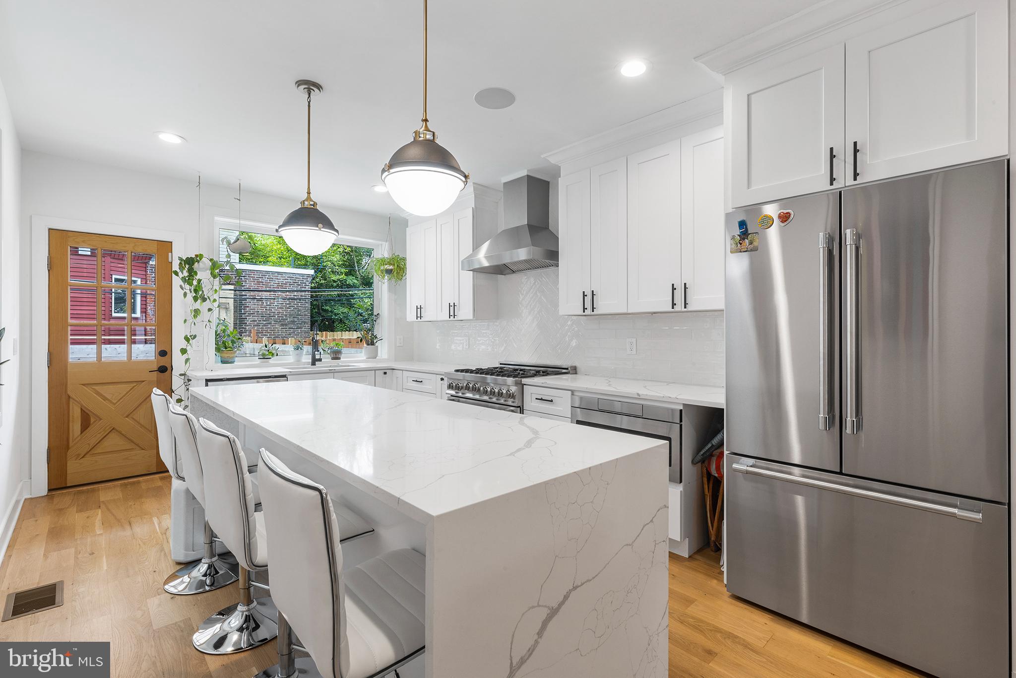 WALNUT HILL - Residential