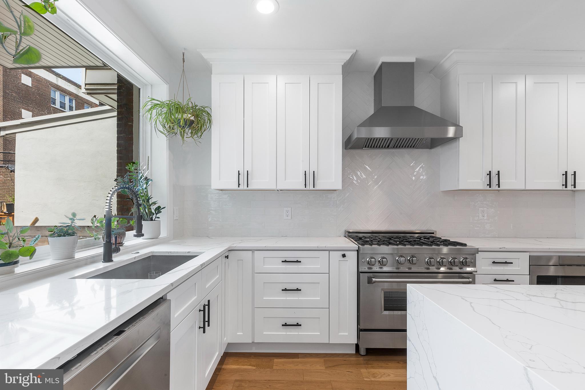 WALNUT HILL - Residential