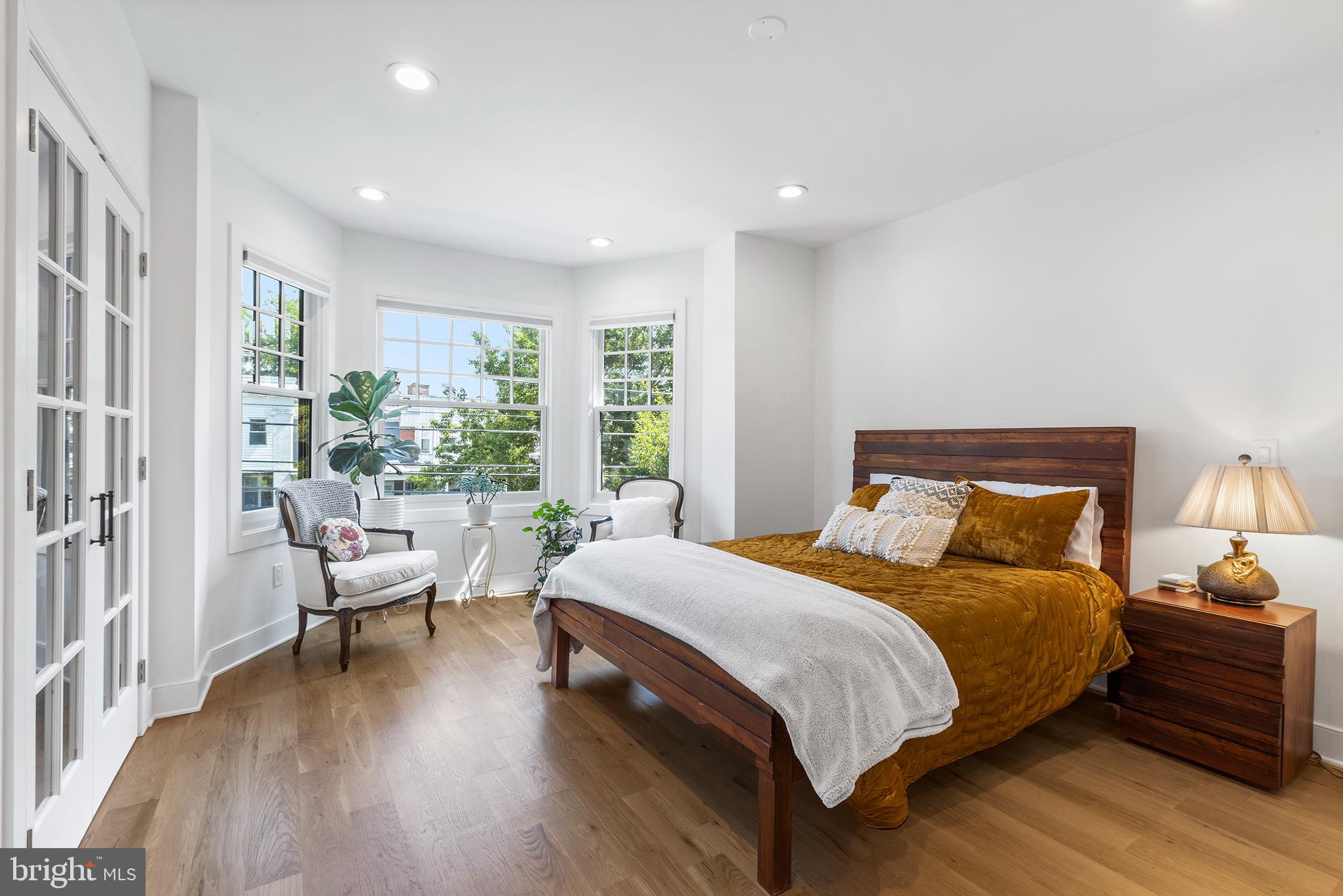 WALNUT HILL - Residential
