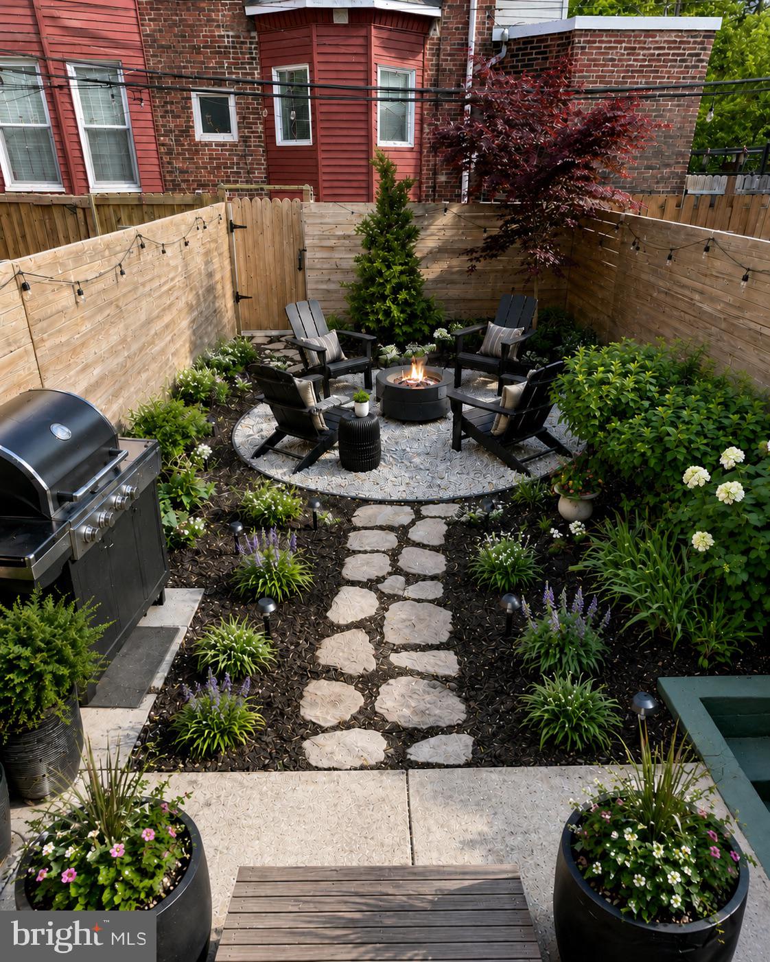 WALNUT HILL - Residential