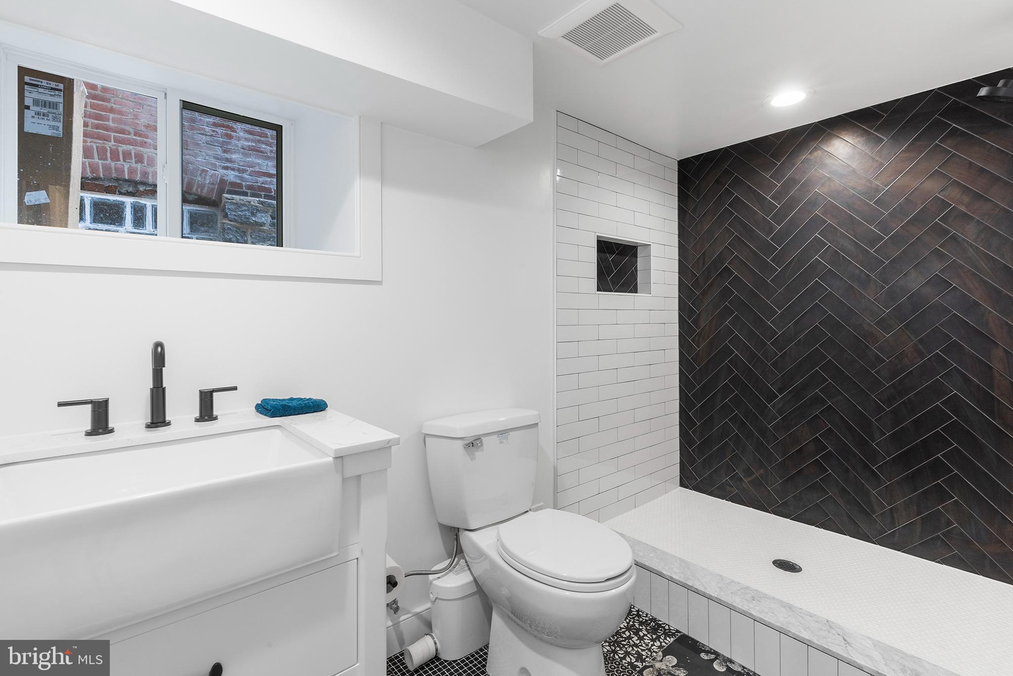 WALNUT HILL - Residential
