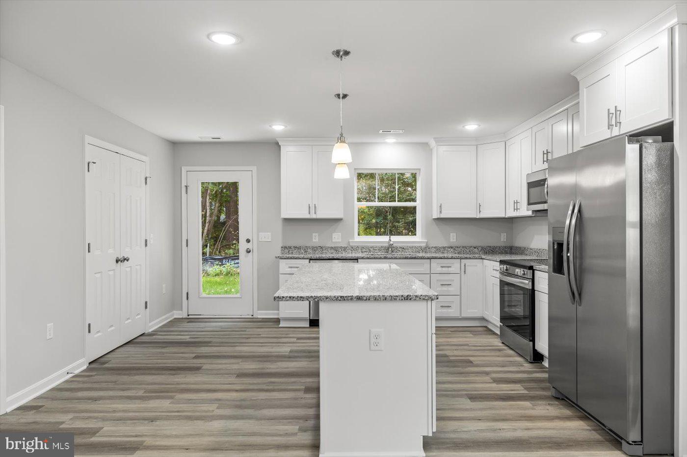 WESTMORELAND SHORES - Residential Lease
