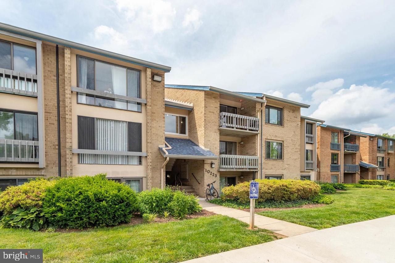 Spacious and conveniently located in Oakton, this 2-bedroom, 2-bath condo offers 1,136 square feet of comfortable living space with a practical layout designed for modern everyday living. The home features bright living areas, a functional kitchen, generously sized bedrooms, and the flexibility buyers want for guests, work-from-home space, or easy low-maintenance living.
Set in a desirable Oakton location, 10223 Valentino Drive #7323 offers quick access to nearby shopping, dining, parks, and major commuter routes. Currently tenant-occupied through October 2027, this property presents an excellent opportunity for investors seeking immediate rental income in a strong Northern Virginia market.