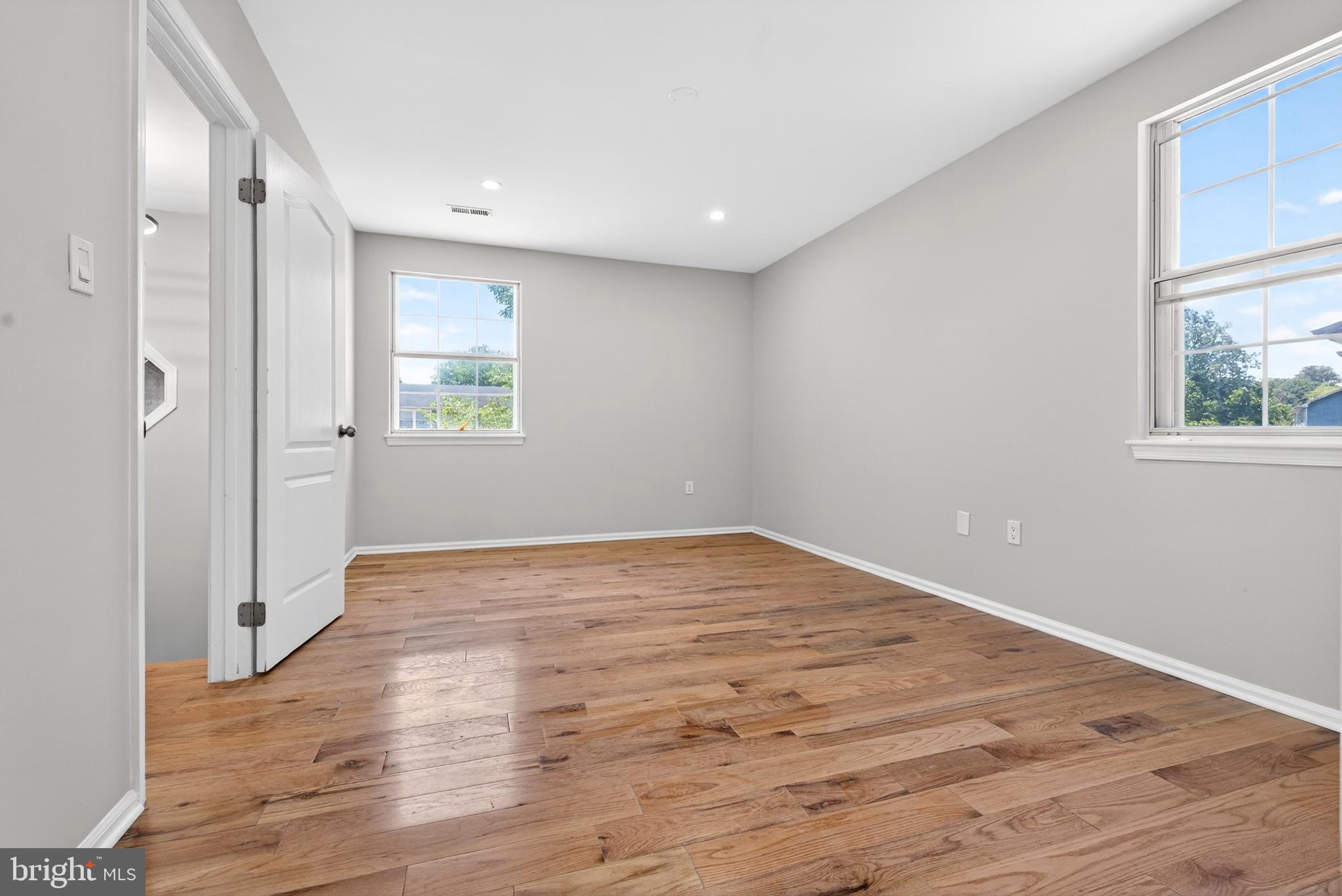CLINTON - Residential