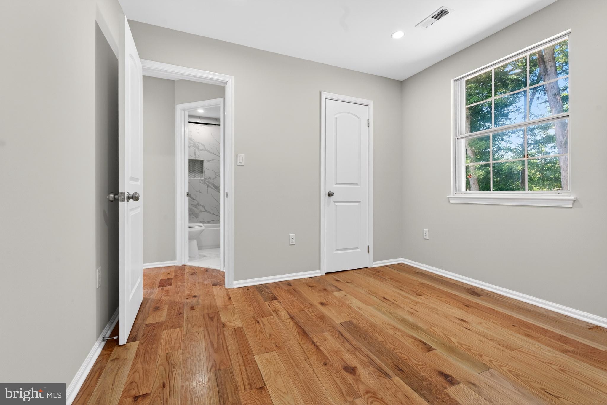 CLINTON - Residential
