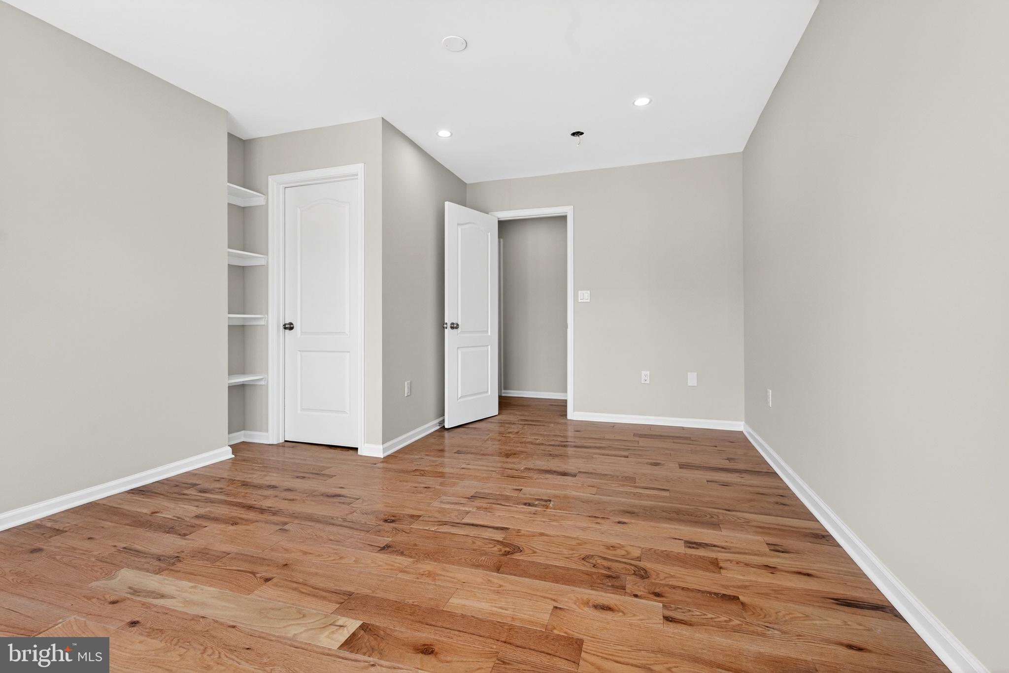 CLINTON - Residential