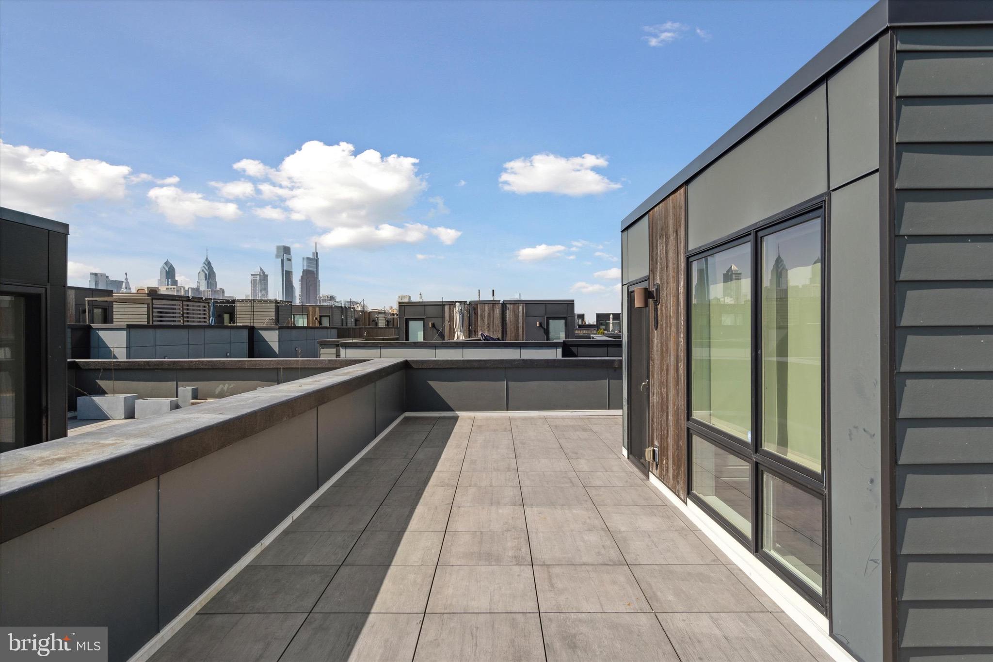 LIBERTY SQUARE - Residential