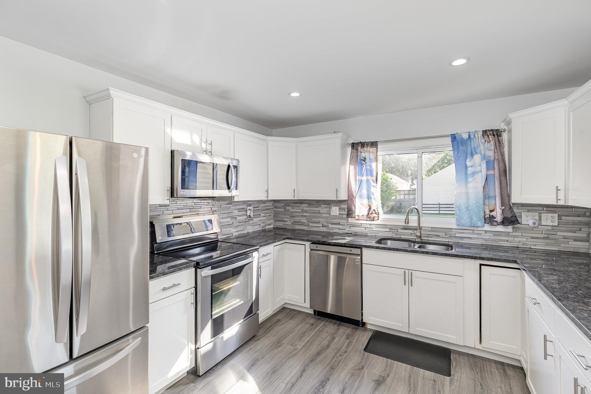 PLACID BAY ESTATES - Residential