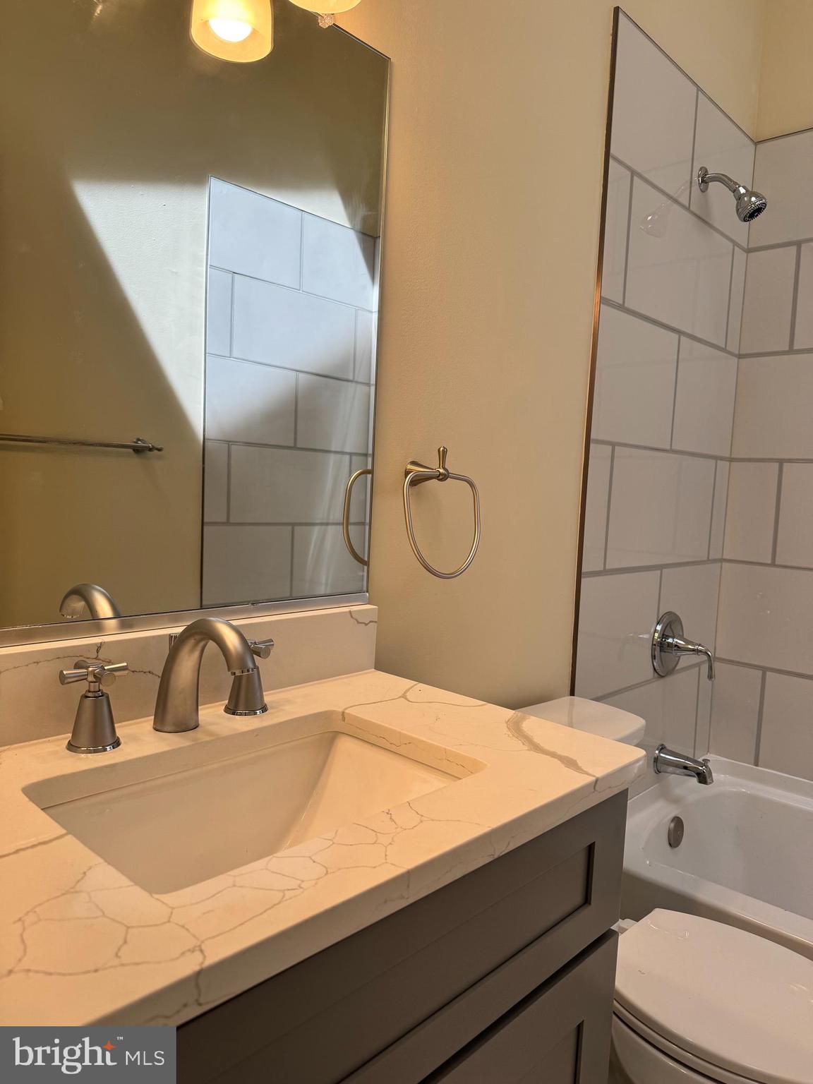 LOVETON FARMS - Residential Lease