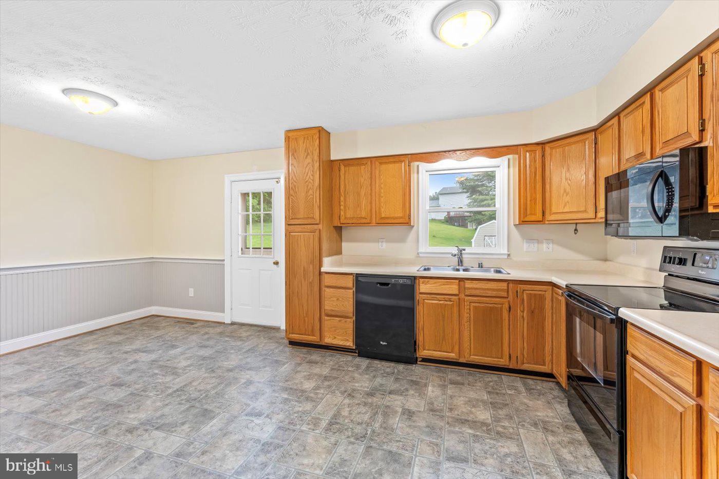 RIVERVIEW ESTATES - Residential