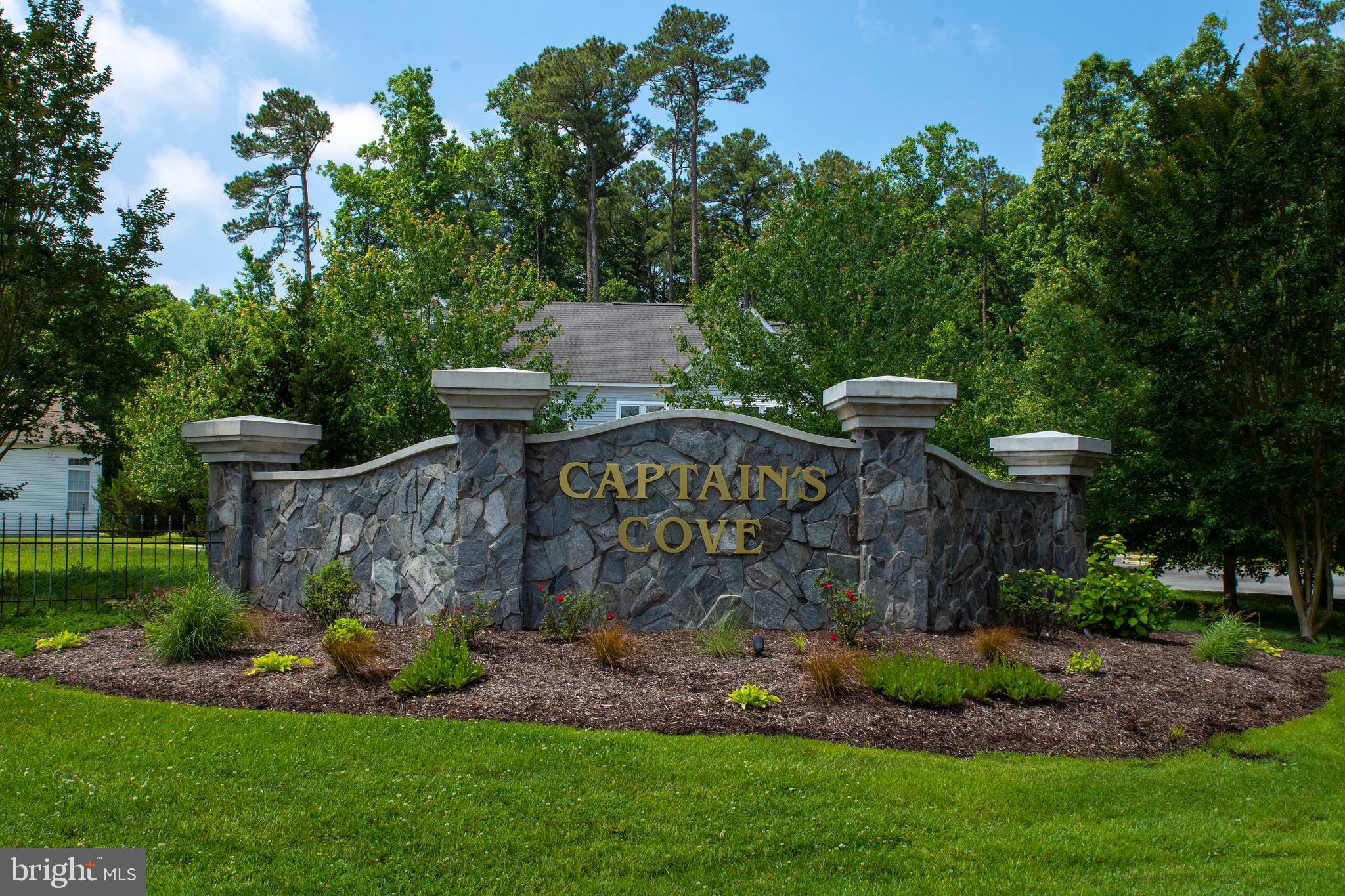 CAPTAIN'S COVE - Residential