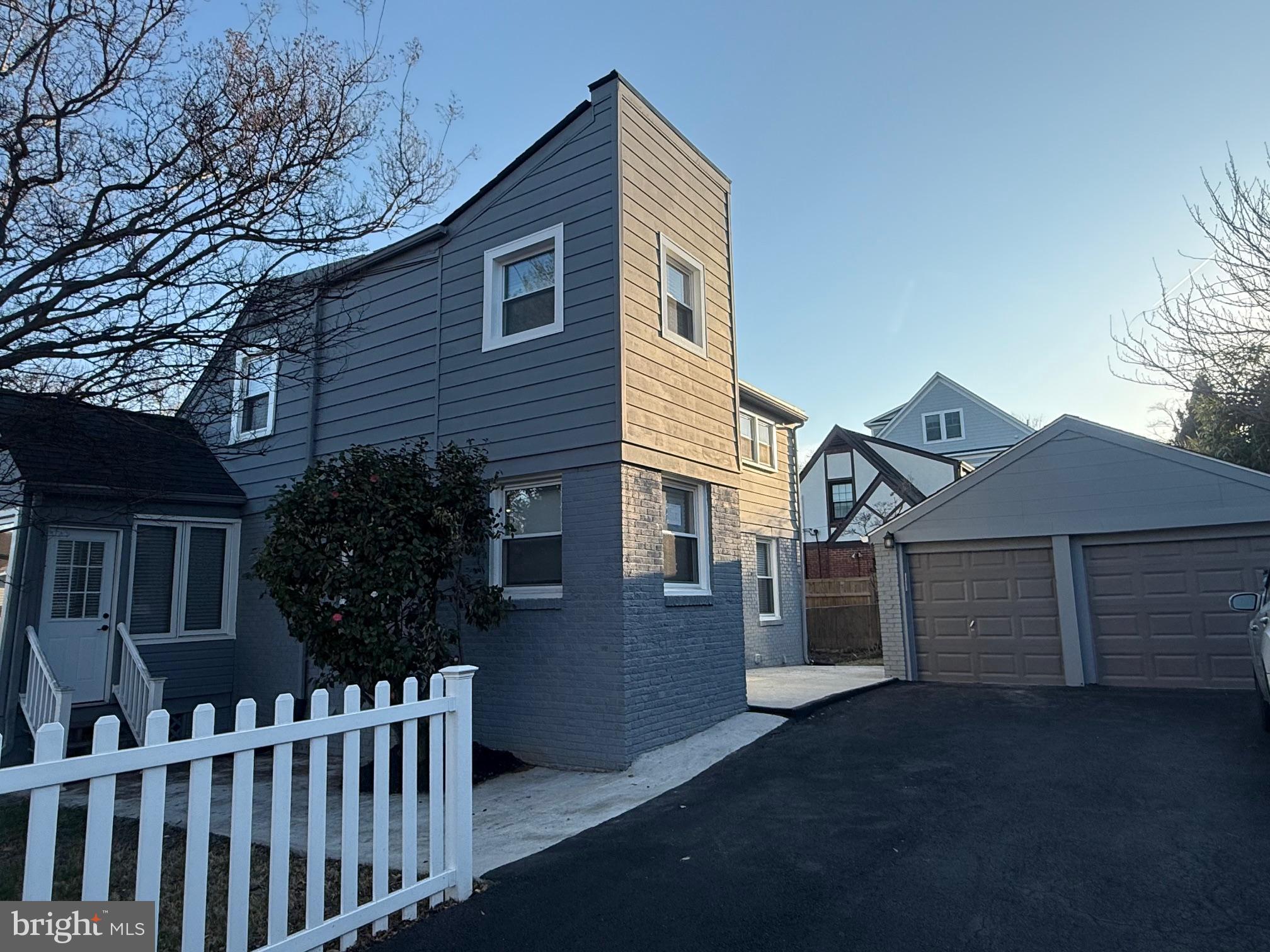 COUNTRY CLUB - Residential
