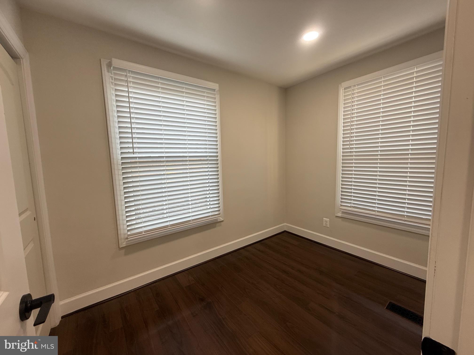 COUNTRY CLUB - Residential