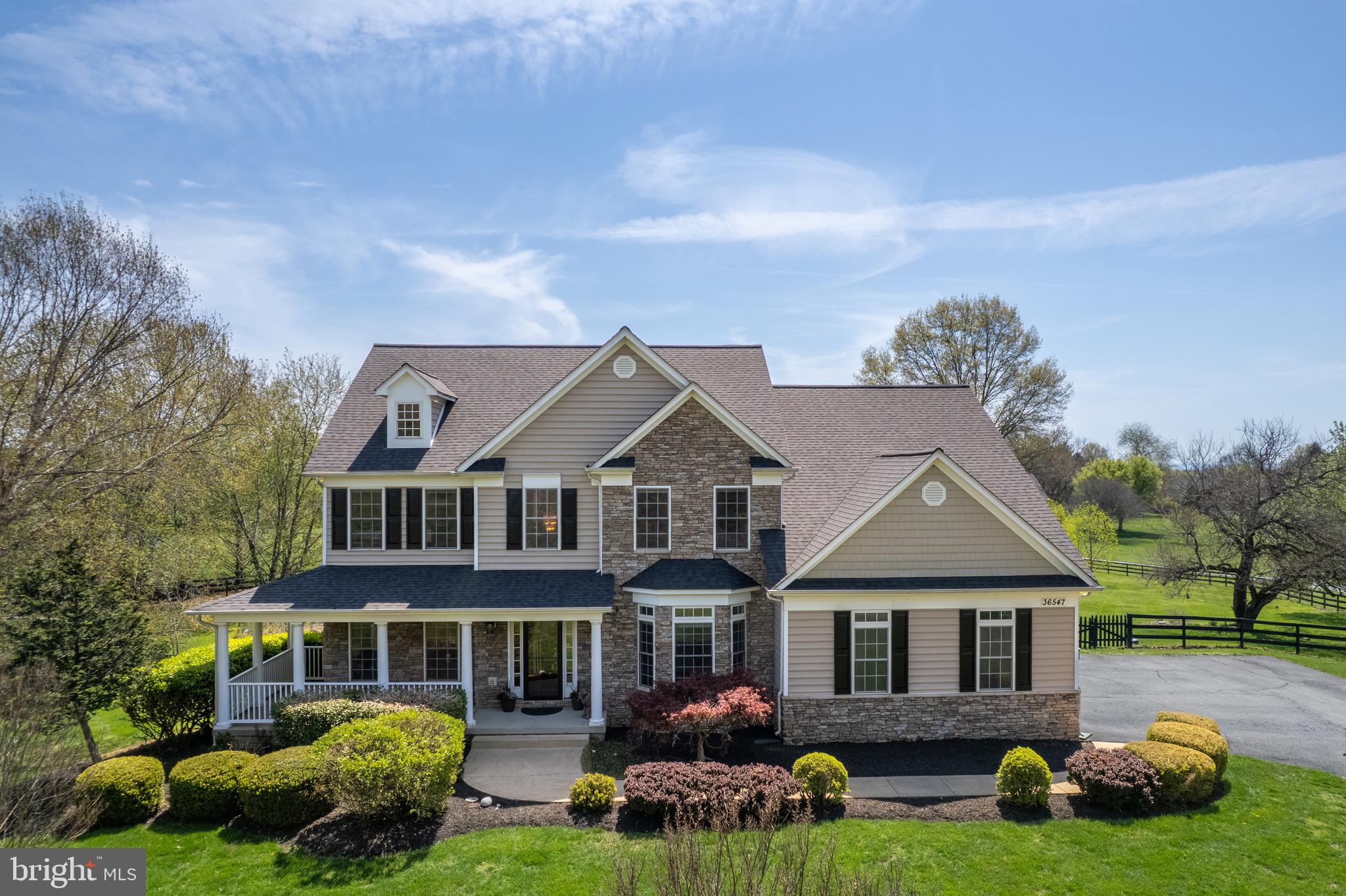 FARMINGTON ON THE GREEN - Residential
