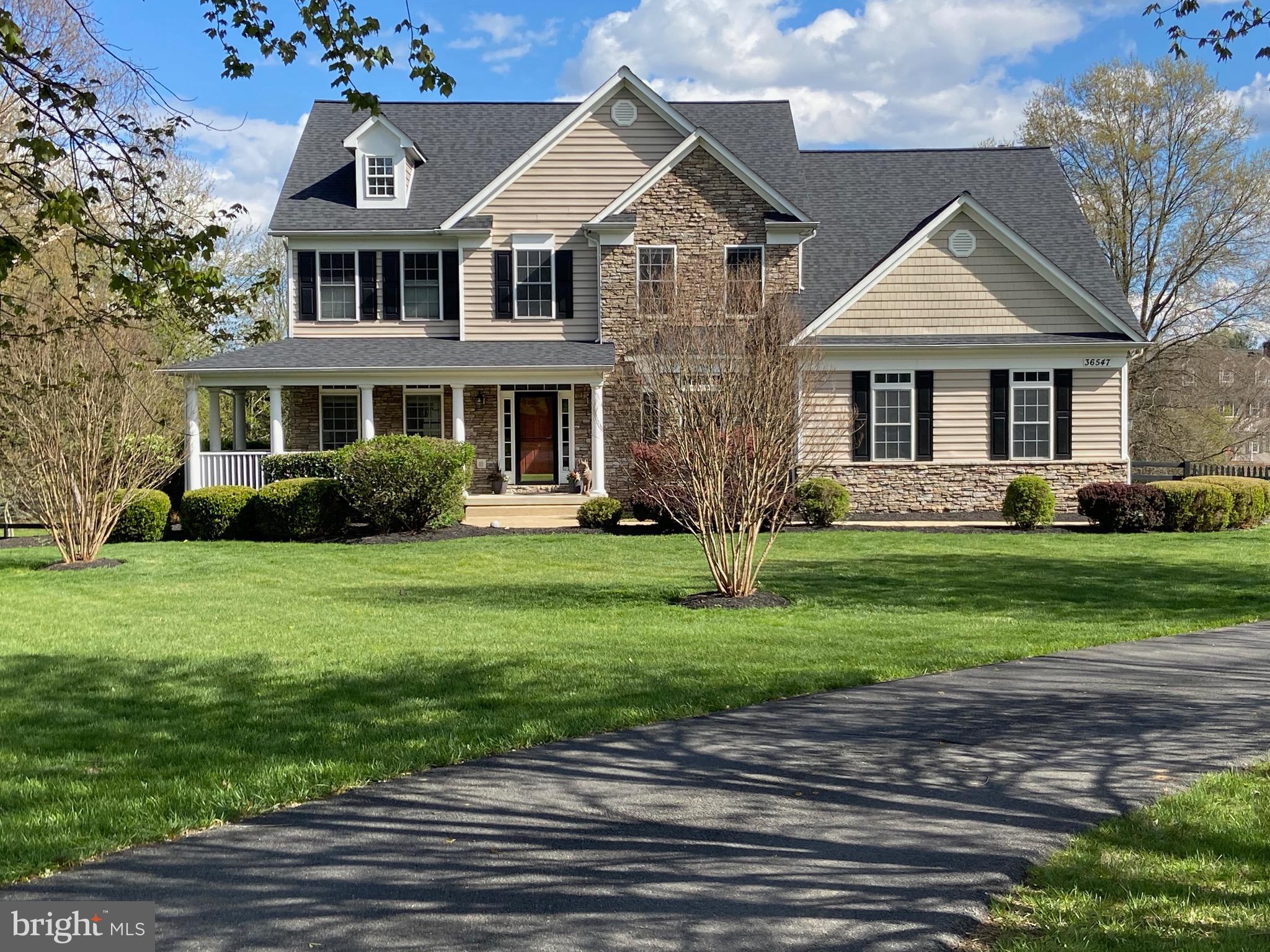 FARMINGTON ON THE GREEN - Residential