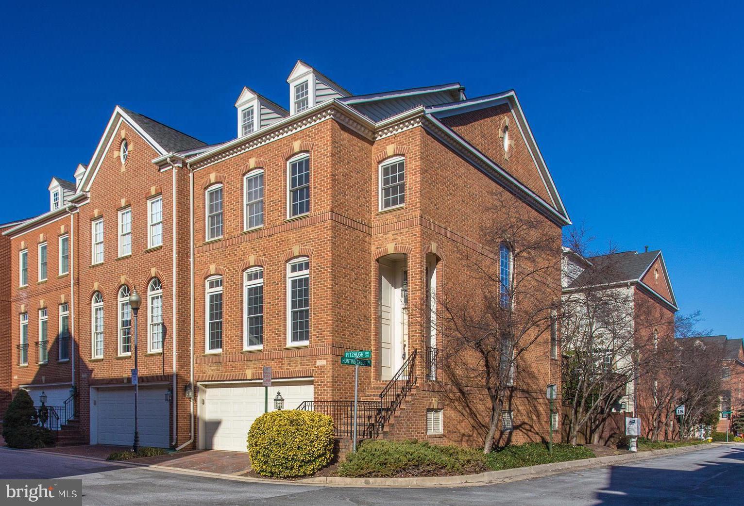 AVAILABLE 6/15/2025 !!!
RARE END UNIT. LOCATION. LIFESTYLE. A Beautifully Developed Community. Hardwood floors and walls of sunlit windows throughout; spacious 4-level Townhome with deck and brick patio in fenced privacy. Four Spacious Bedrooms. Four Full Baths and a Half Bath (Main Level). Amenities include pool, tennis courts, scenic walking paths and tot lot. Close to shopping, dining and entertainment of Old Town Alexandria/Crystal City. 5 minutes to Reagan National Airport and Washington, D.C. Short walk or Bus Ride to newly opened Potomac Yard Metrorail/Subway Station.