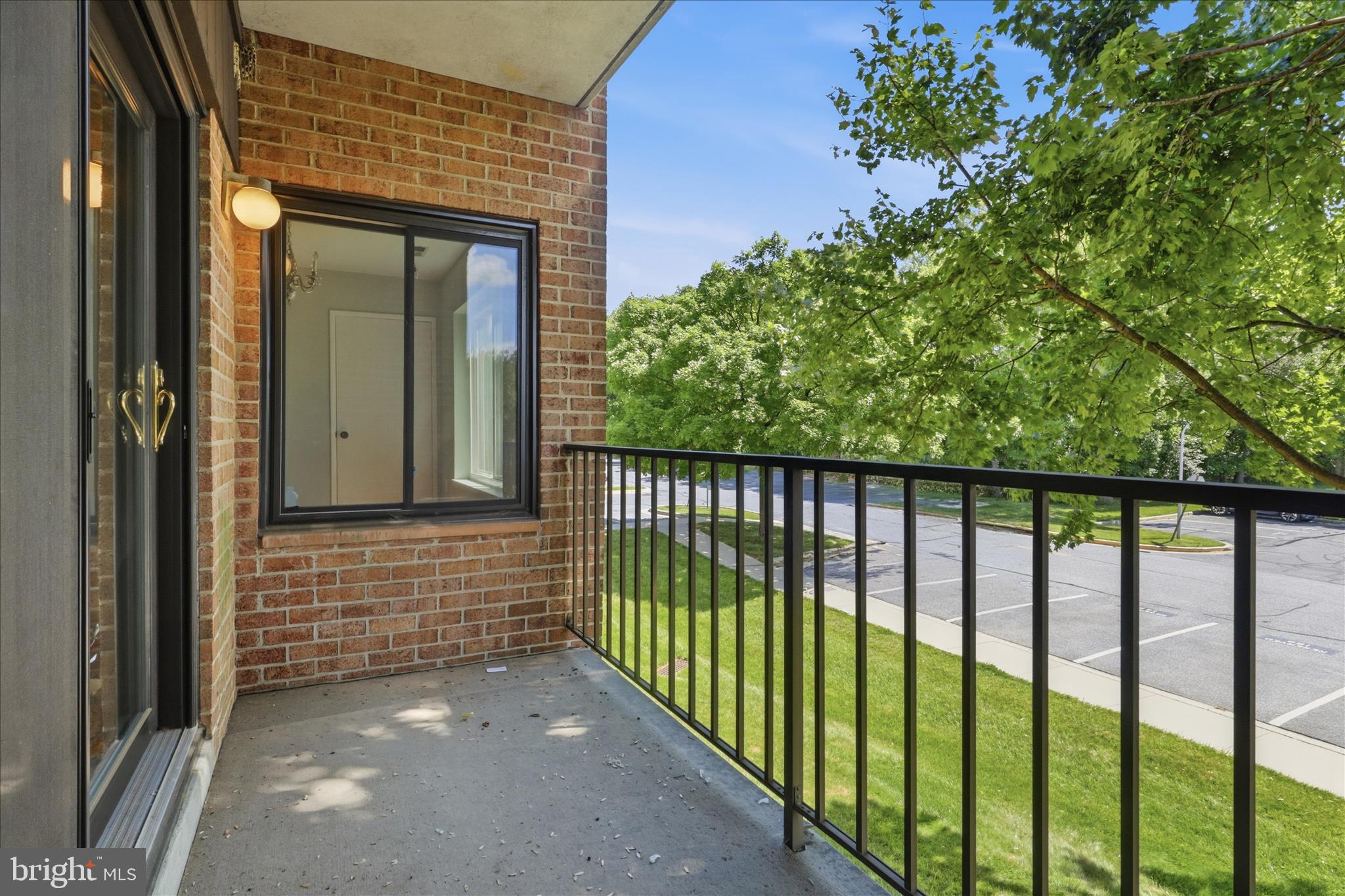 LEISURE WORLD - Residential