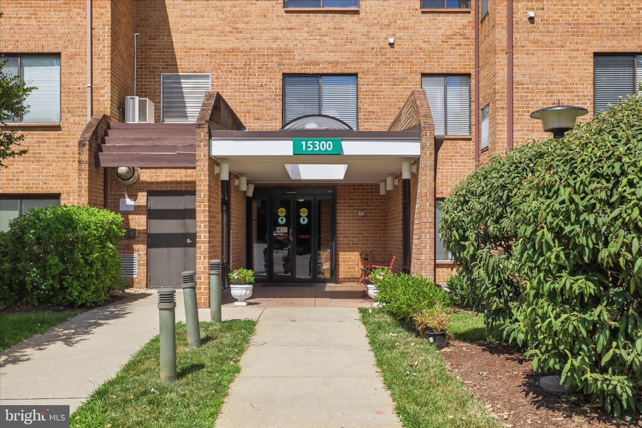 LEISURE WORLD - Residential