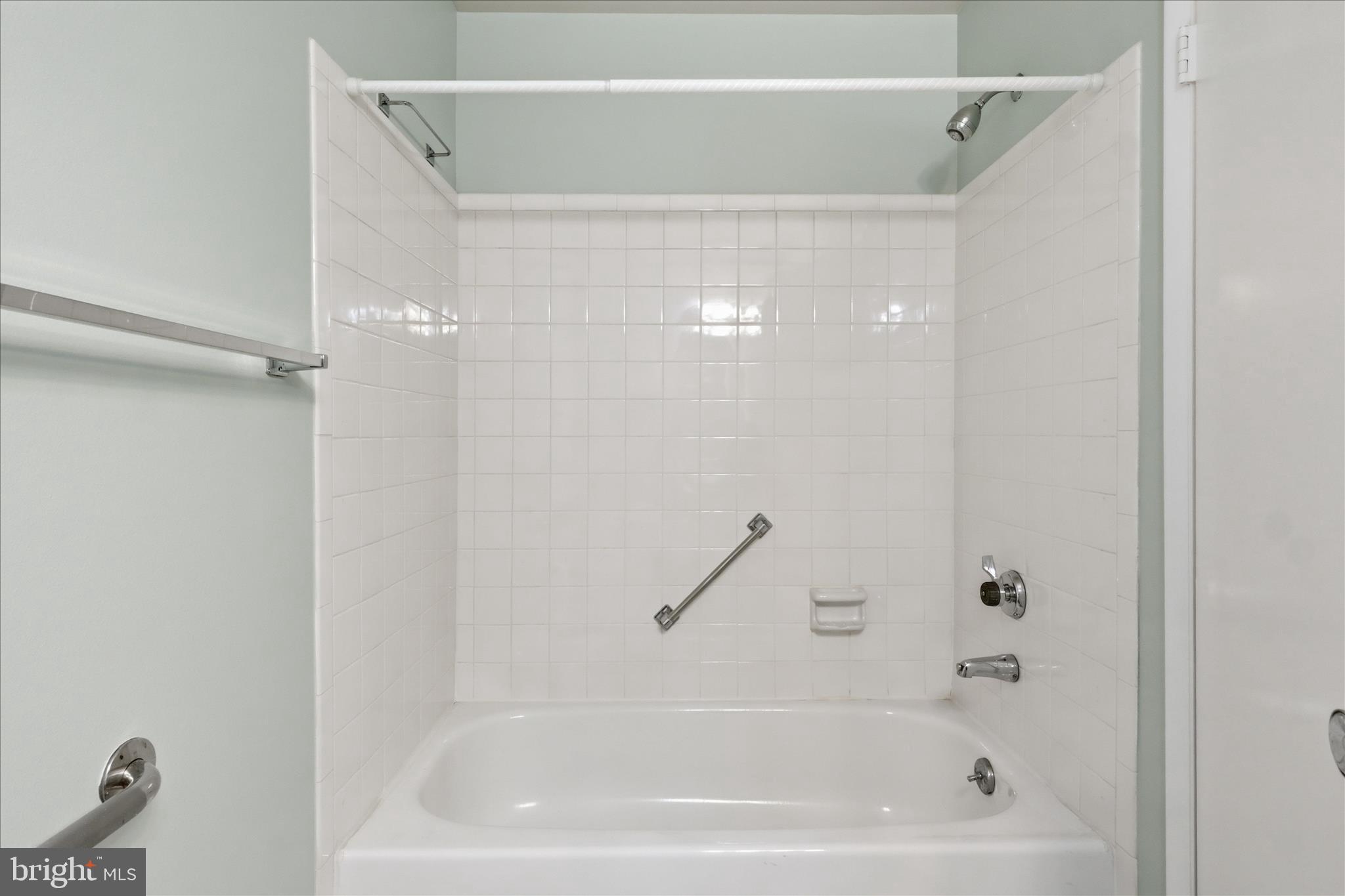 LEISURE WORLD - Residential