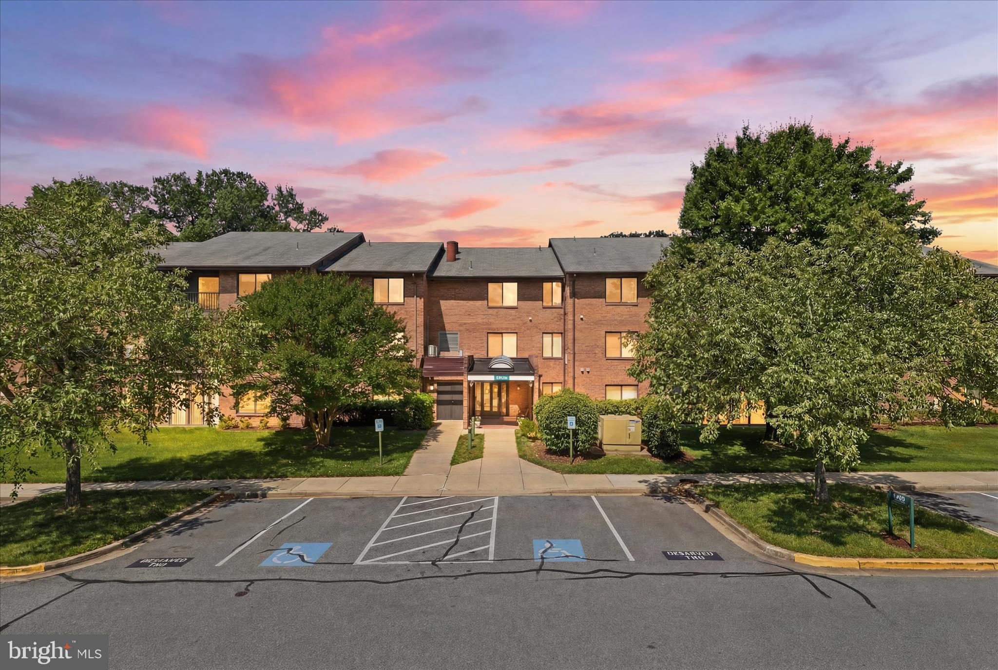LEISURE WORLD - Residential