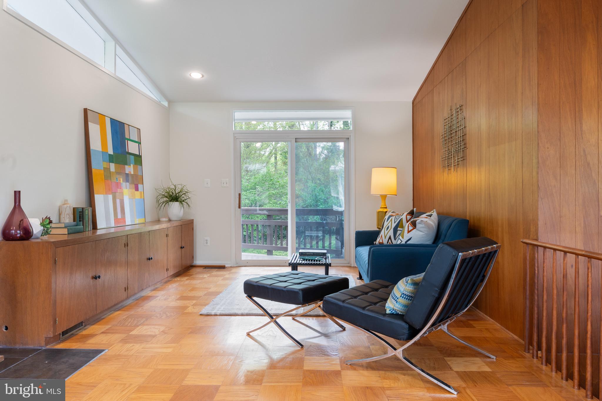 HOLLIN HILLS - Residential